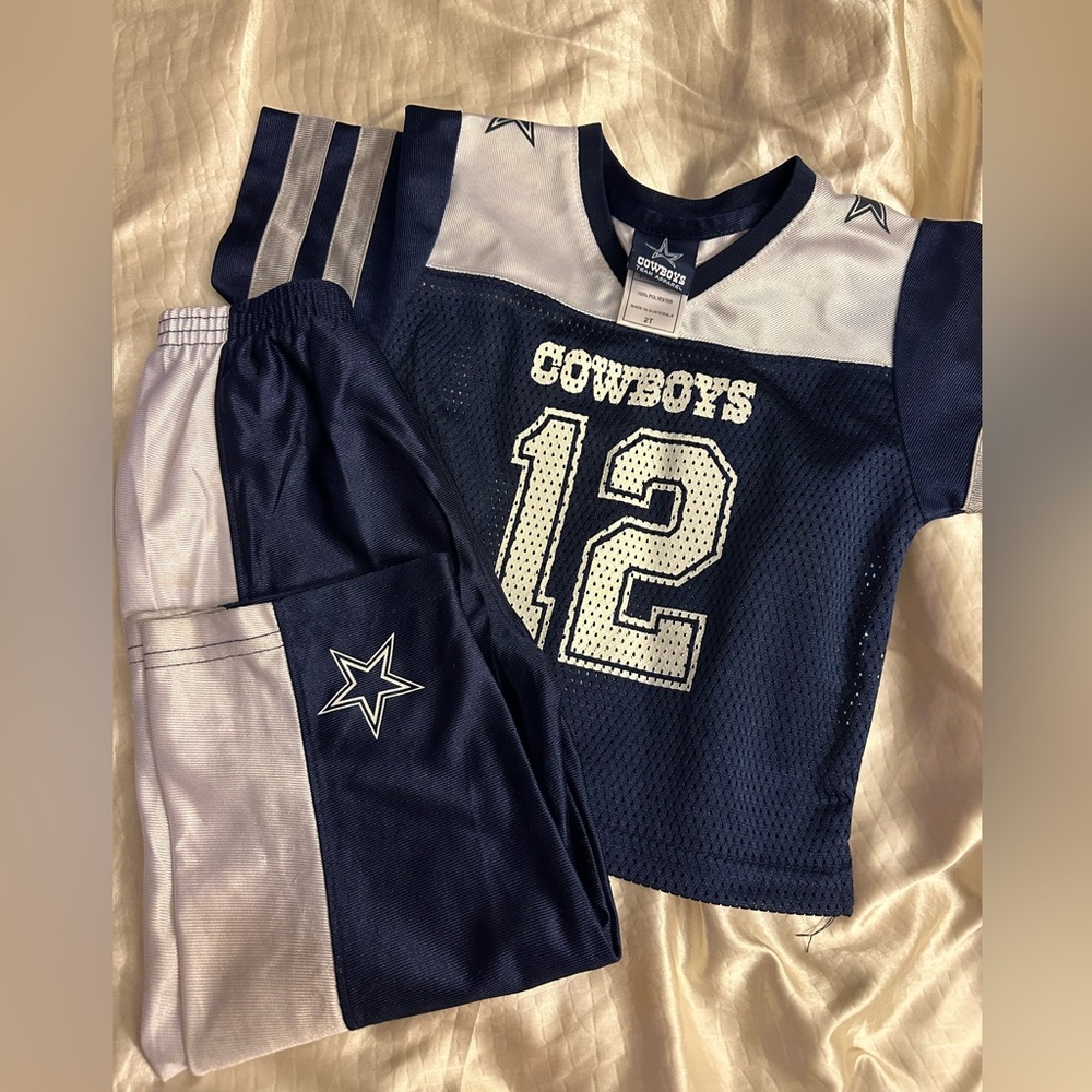 Cowboys outfit, size 2t good condition. Can be for a boy or girl